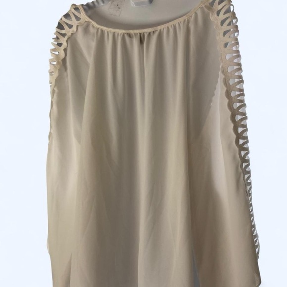 Elegant White Women's Blouse with a detailed front and sleeves XL - Picture 3 of 4